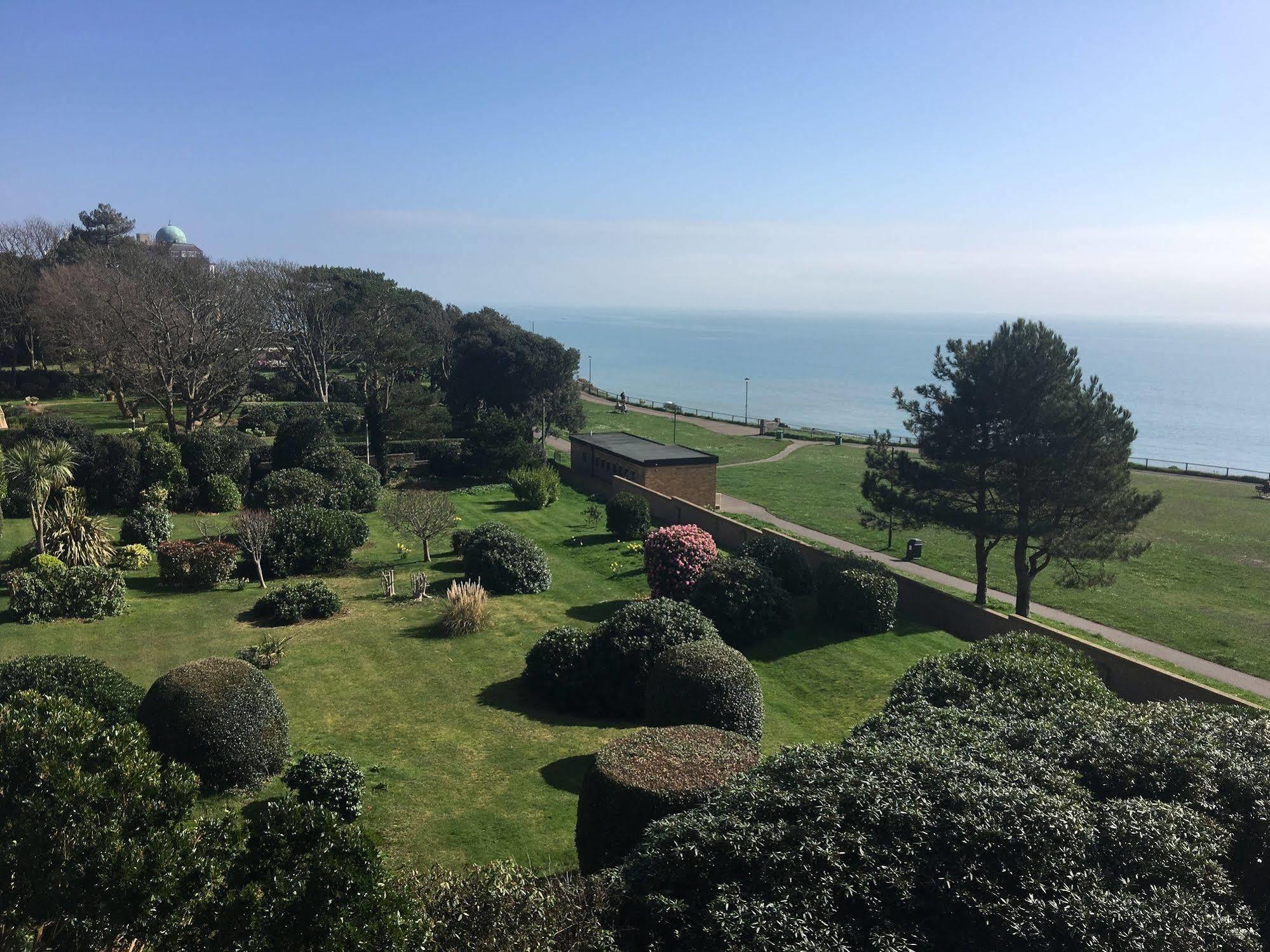 Hotel Riviera By The Sea Bournemouth Buitenkant foto