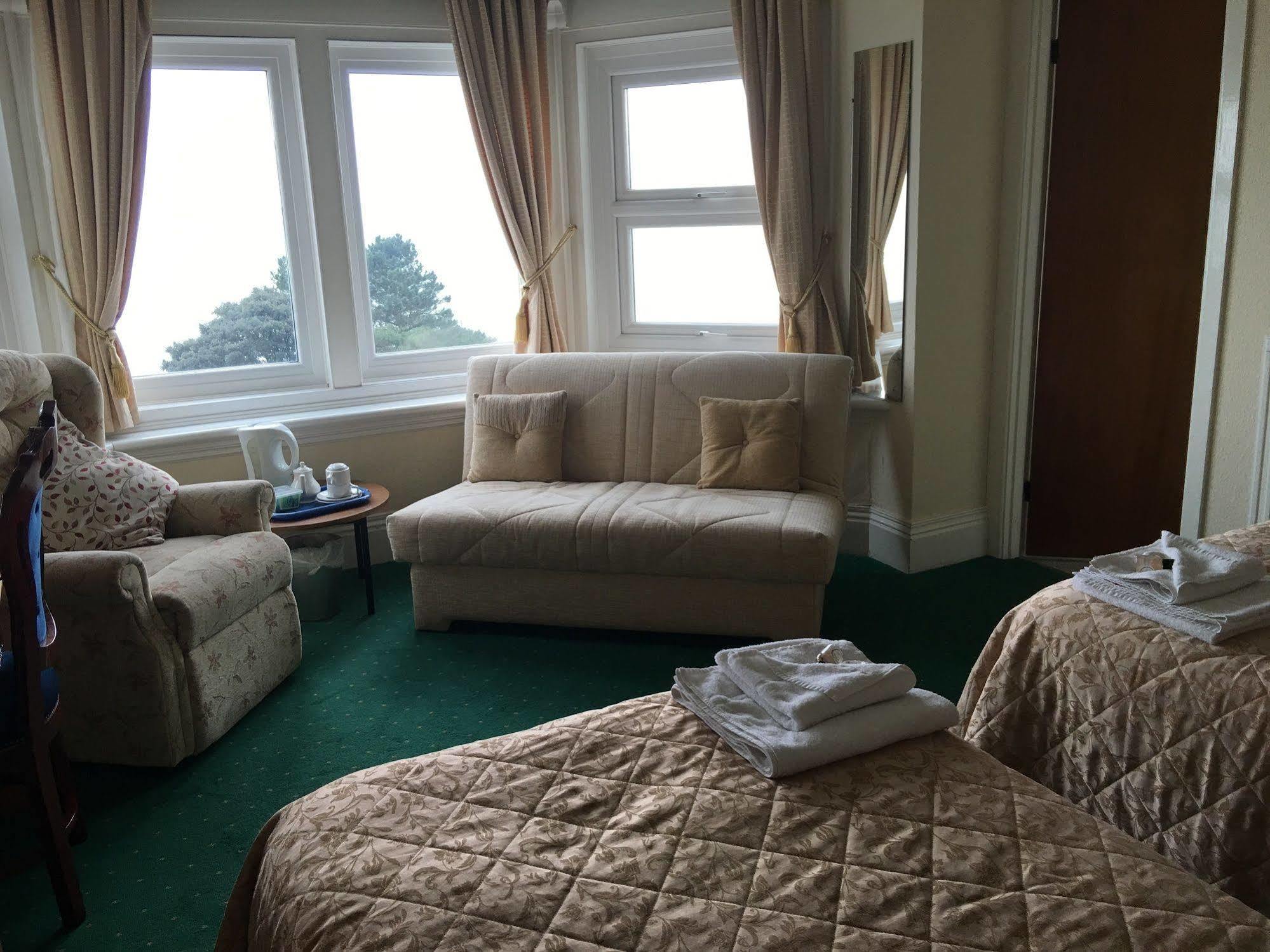Hotel Riviera By The Sea Bournemouth Buitenkant foto