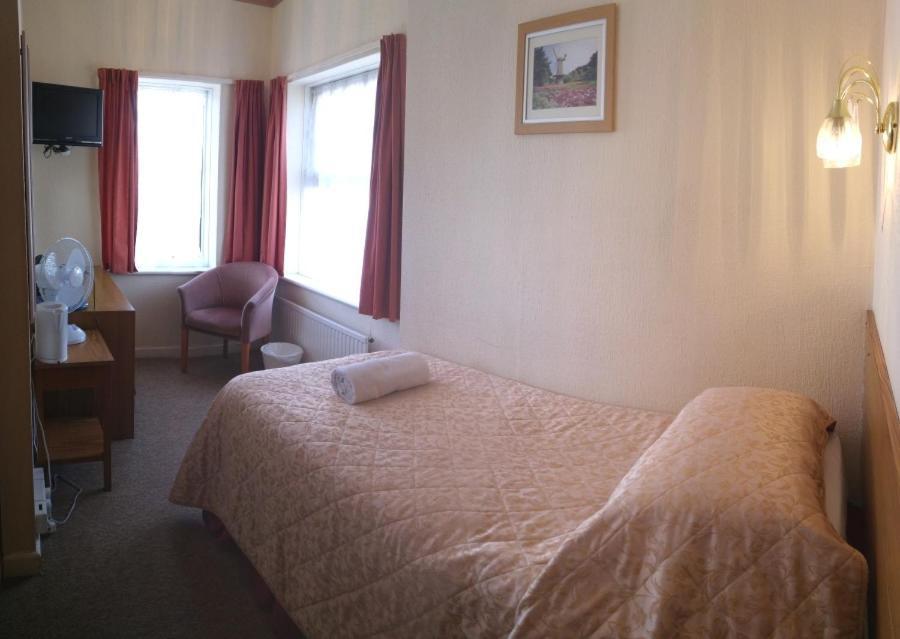 Hotel Riviera By The Sea Bournemouth Buitenkant foto